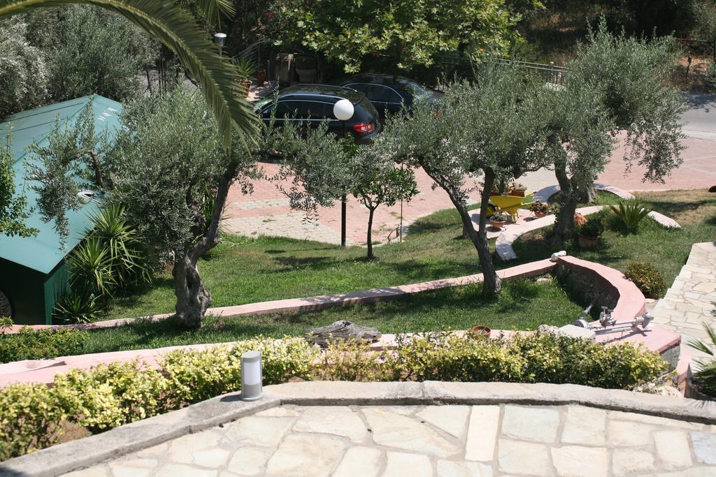 Aigli Apartments Néa Ankhíalos 외부 사진